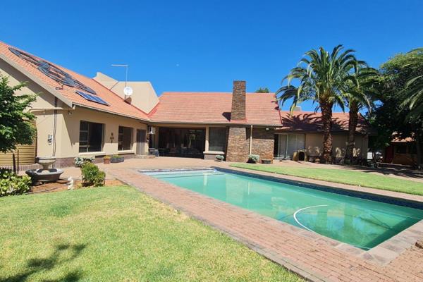 This exquisite property is almost impossible to describe.
The house sits on a large 3192m&#178; plot. 
It is a U-shape so we will ...