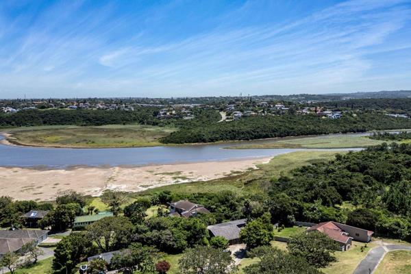 This gem is situated a stones-throw away from the river in Quenera Lagoon Estate. It offers an open plan kitchen and spacious lounge ...