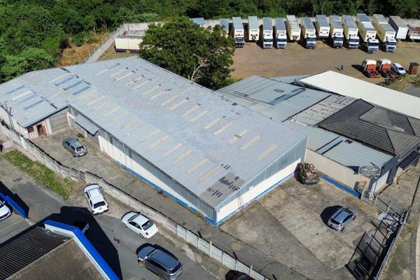 Secure industrial building in Braelyn that measure approximately 880 square meters with a small office, kitchen and ablution facilities ...