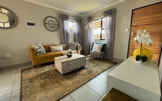 2 Bedroom House for sale in Protea Glen