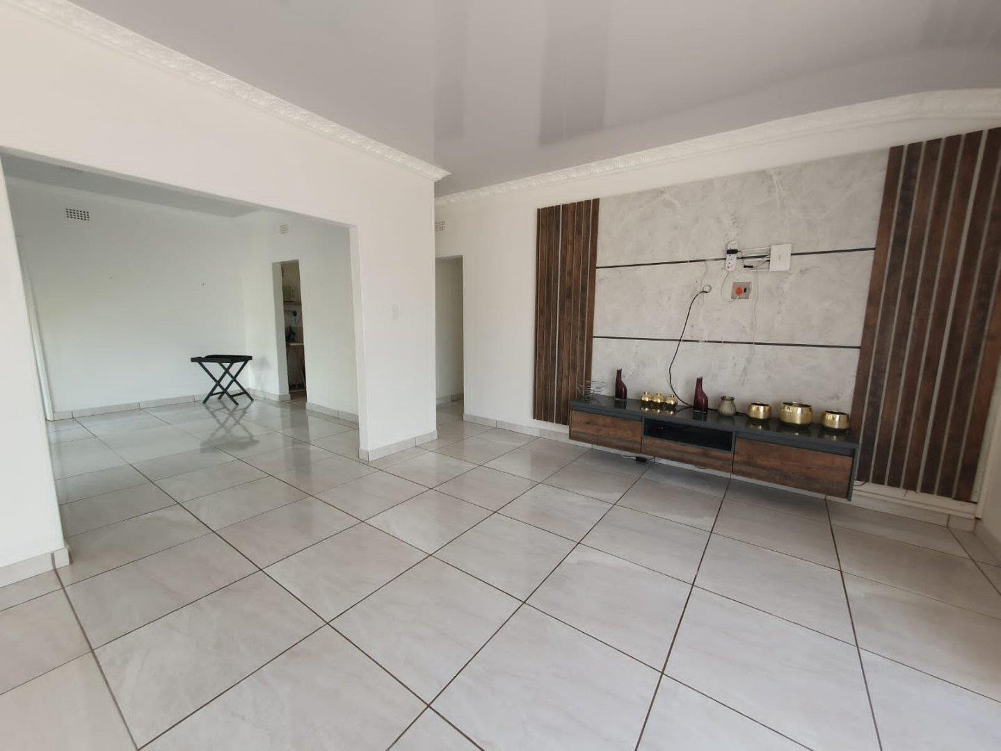 3 Bedroom House for sale in Carters Glen P24112206059