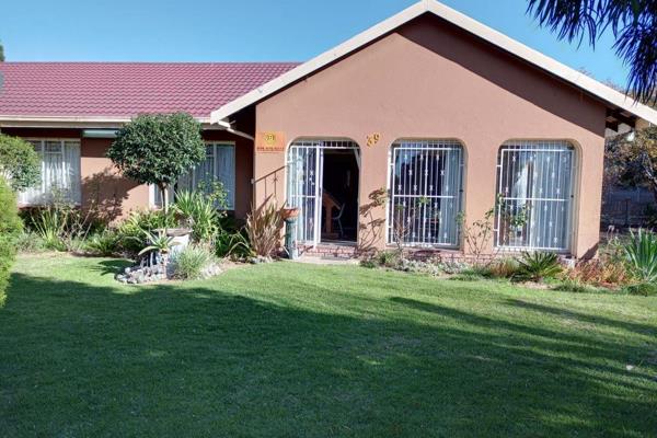 Large family home in Vaalpark
This home has so much character and so much potential..

The right buyer will be able to turn this ...