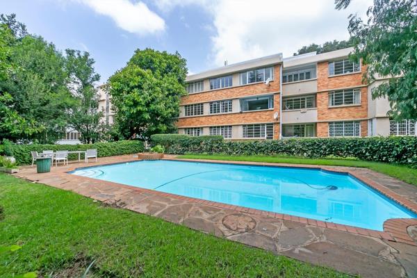 R1.3 Million

SOLE MANDATE

A lovely 2 bedroom 1 bathroom lock up and go apartment in the heart of Illovo

+- 96sqm of open living ...