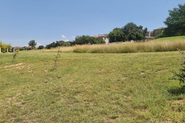 Build your dream home on this 865m2 Fairway stand situated on an established 300-hectare estate, comprising of 1464 freehold stands ...