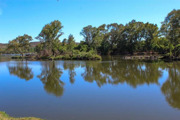 Welcome to the serene and picturesque Lapa Manzi estate, where an incredible opportunity awaits you – a sprawling riverfront property ...