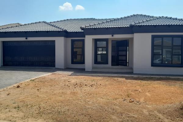 This newly constructed house in Avante Estate, The Orchards, boasts modern finishes throughout. With 3 bedrooms, including an en-suite ...