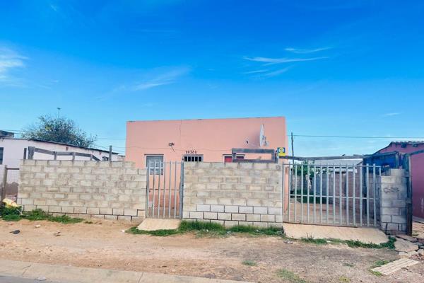 Introducing a well located house for sale in missionvale Zinyoka side close to the Nmu vista campus. This property offer so much ...