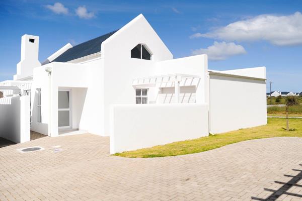 Charming two-bedroom, one-bathroom residence with a single garage, located in the highly desirable Da Gama Village estate in Langebaan. ...