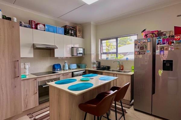 Experience the epitome of modern living in the heart of Randpark Ridge with this sensational property offering! Boasting 2 spacious ...