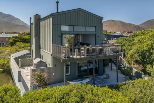 5 Bedroom House for sale in Pringle Bay