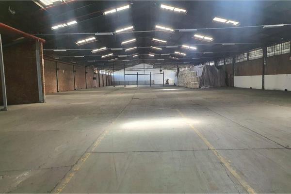 WAREHOUSE TO LET IN DEAL PARTY
A spacious 4,021m&#178; warehouse is now available for ...