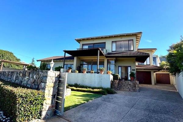 Own a slice of paradise with this captivating ocean view property in Voelklip, Hermanus! ...