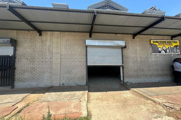 Neat small unit located in the heart of Roodepoort central offering good exposure to Van ...