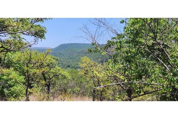 Vacant land in Intaba-Indle Wilderness Estate - South Africa with astonishing views of the Bushveld, game reserve and cliff faces of ...