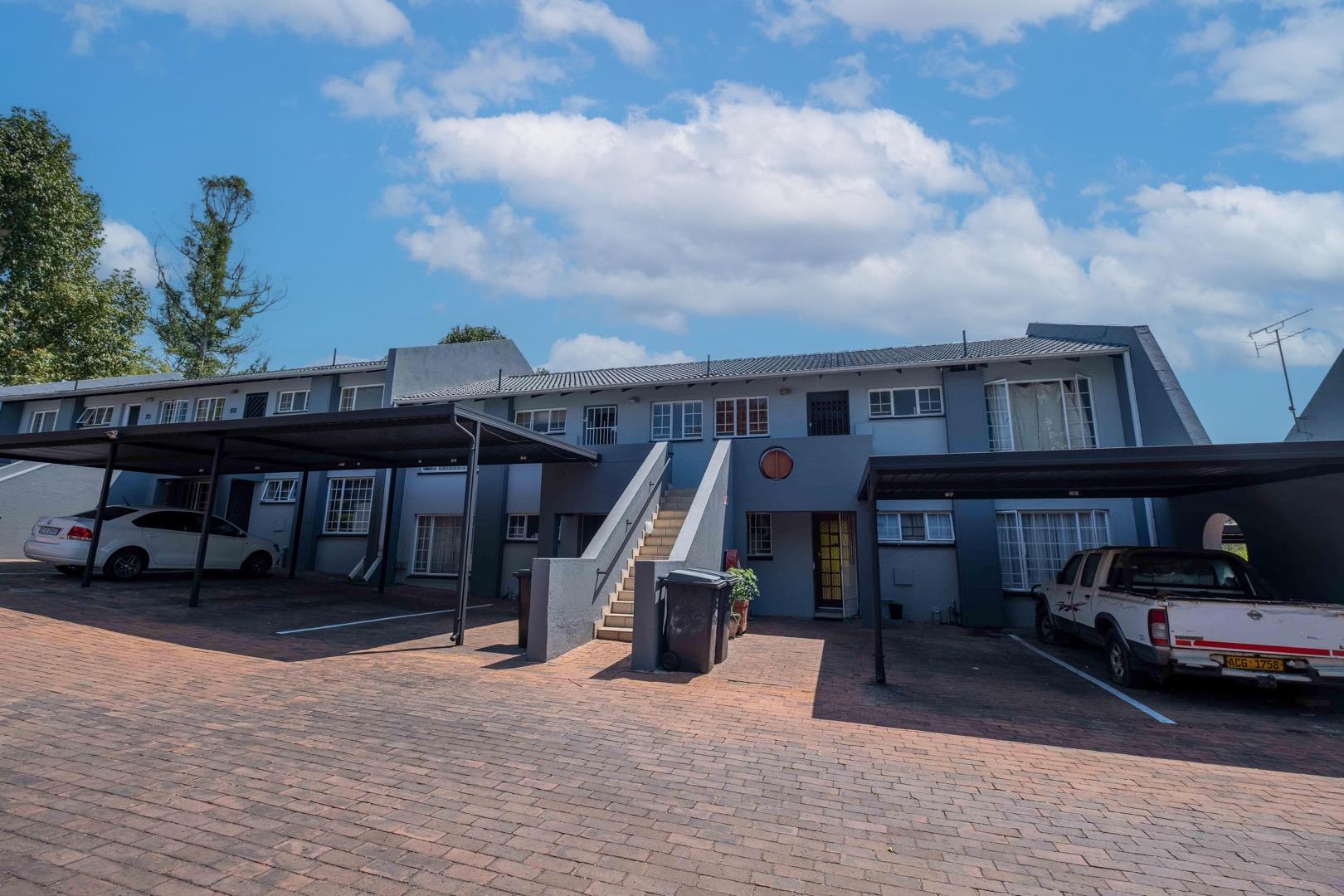 2 Bedroom Townhouse for sale in Northwold P24114109171