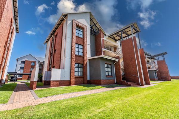 This modern, yet timeless ground floor unit is perfectly located in a secure complex within the upmarket suburb of Witfontein, Kempton ...