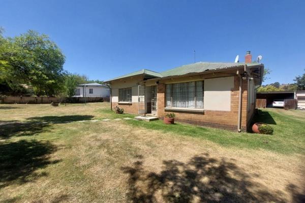 Brought to you first and exclusively by Pam Golding Properties. 

Calling all investors and first time buyers. 

Lovely small house in ...