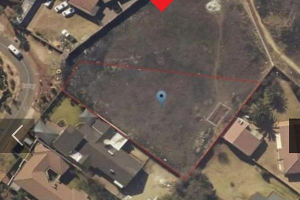 Great investment  in Lenasia
Nestled within the vibrant community of extension 9 in Lenasia lies a big piece of land with promise and ...