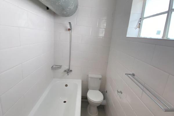 Newly renovated 2 bedroom apartment, Mount Verna building 
Corner of Saunders and ...