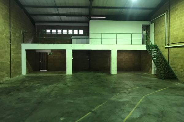 This very neat 360m2 workshop / warehouse is situated close to the freeway in Umbogintwini Amanzimtoti. 
The unit has 4 parking bays ...