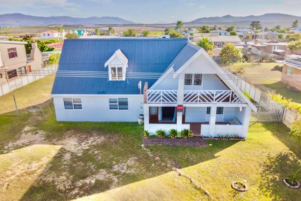 This charming property in Fisherhaven, Hermanus offers a delightful blend of comfort and ...