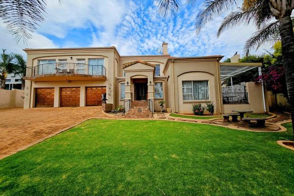 Entrance Hall. Double Volume Lounge with Jetmaster fireplace. TV Room. Study.
Open plan Kitchen with breakfast nook, granite tops, gas ...