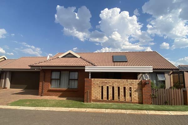 RETIRE at 458, ELDORAIGNE RETIREMENT ESTATE
EXCLUSIVE MANDATE!
This freestanding ...