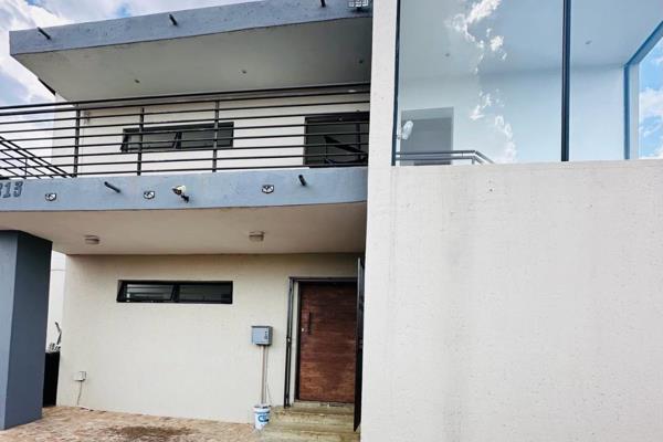 Secure your bachelor rental today!!!!

The bachelor unit is situated on the main road that leads, that allows you easy access to ...