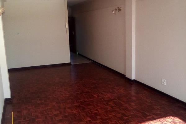 For sale in Central Edenvale - Investment or accommodation.
This 2 Bedroom flat has a ...