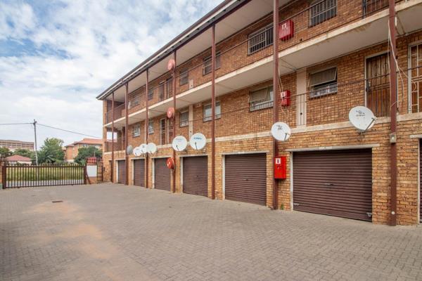 This 2 bedroom flat offers a lounge with an open plan kitchen with two bedrooms and one bathroom with bath toilet and basin.
The unit ...