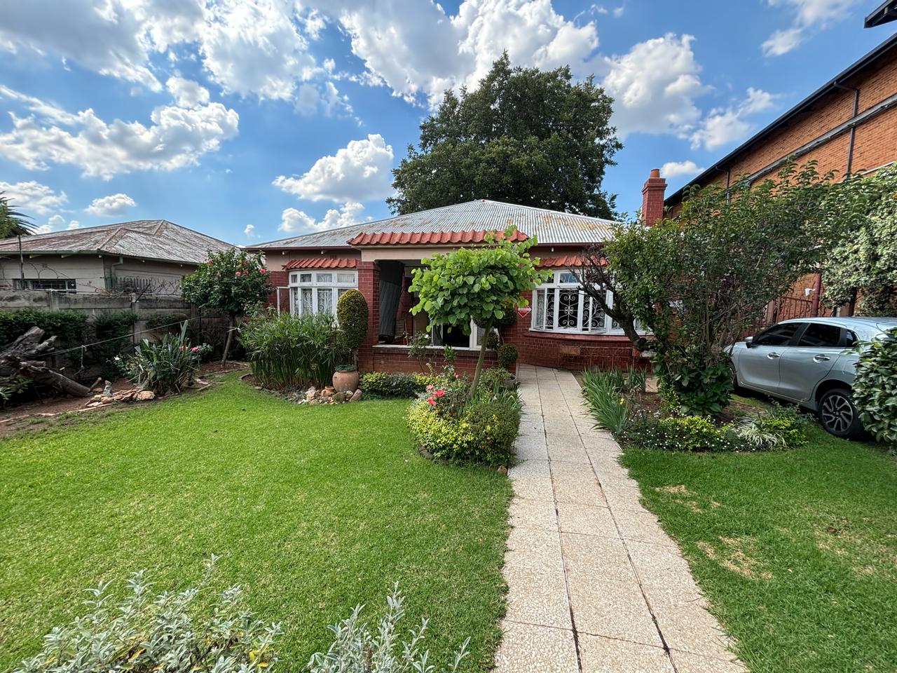 3 Bedroom House for sale in Orange Grove 31 17th Street Orange Grove