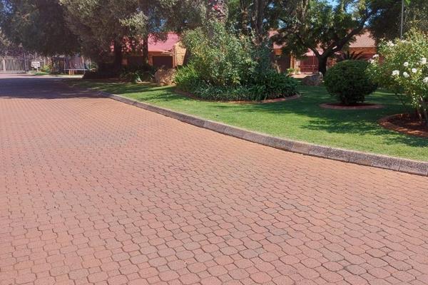 Welcome to your new home nestled in the heart of Beyers Park, Boksburg. 

This secure ...