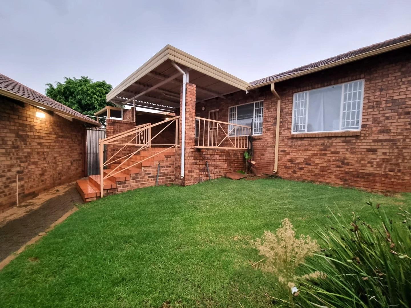 Faerie Glen Property Townhouses for sale in Faerie Glen Property24