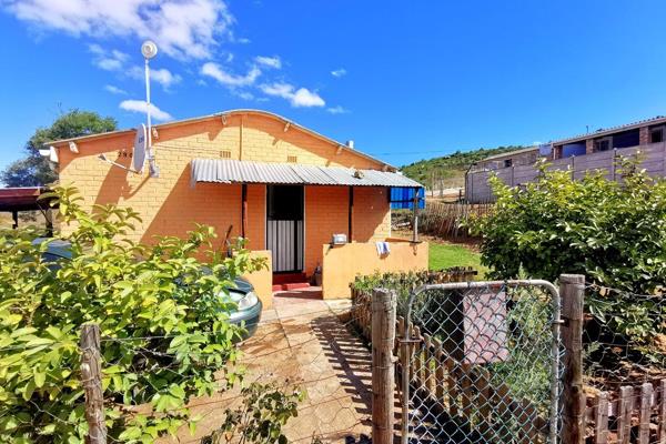 *SOLE MANDATE*
It&#39;s not everyday that this kind of house comes in the market in the Aloeridge region of Riversdale.

The house ...