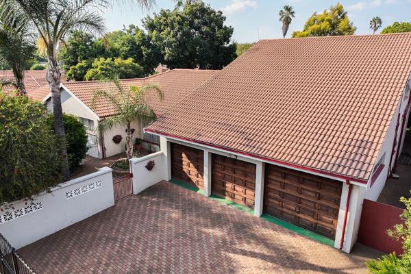 Soon to be enclosed area!!!

Master built family mansion, built for style with an appreciation for comfortable living.  Original ...