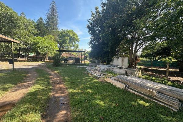 A prime plot of land spanning 8565m2, boasting two well-built houses and a spacious workshop. The first house is a comfortable 155m2 ...