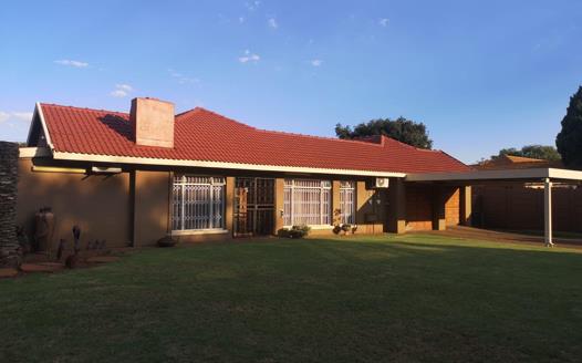 3 Bedroom House for sale in Risiville