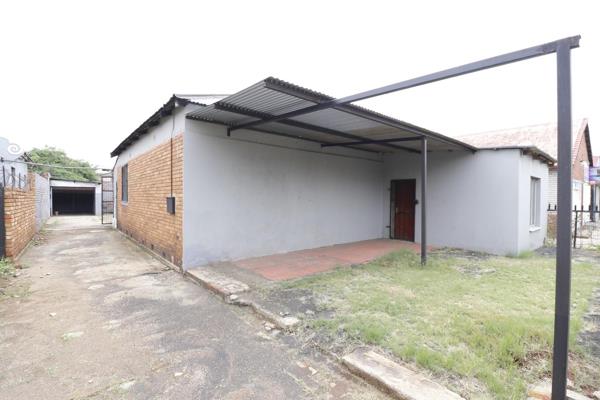 Commercial in Springs Central.


• Workshop with Neatly Fitted Tiles

• Office

• Storeroom

• Fitted Basin

• 1 Guest Toilet’s

• 1 ...