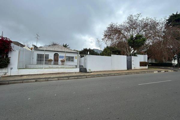 A lovely stand alone building To Let for R12,065.00 per month plus VAT and utilities ...