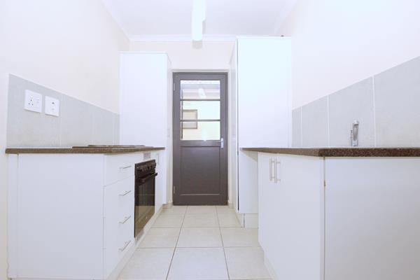 This apartment is priced to sell urgently and therefore a great investment opportunity ...