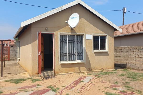 We are proud to present this property situated at Mamelodi Eas, Mahube Valley ext 30 and closer to all amenities.

The property ...