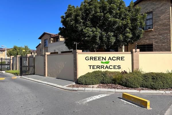 **GREEN ACRE TERRACES** 
Strand - 2 Bed, 1 Bath apartment for R6,800pm

2 bedrooms with built in cupboards
Full bathroom, with ...