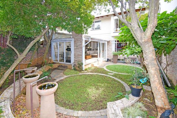 A well-run complex located in the leafy green suburb of Atholl, sought after for its proximity the Sandton CBD, M1, Atholl Masjid And ...