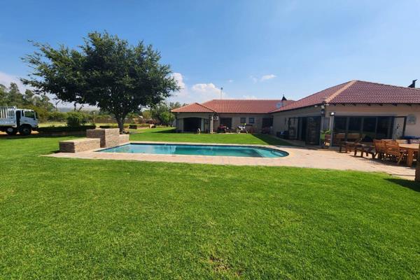 This stunning  1.1 HA plot is situated close to N1 highway and public transport, shopping centres and schools 93km van Die Poort ...
