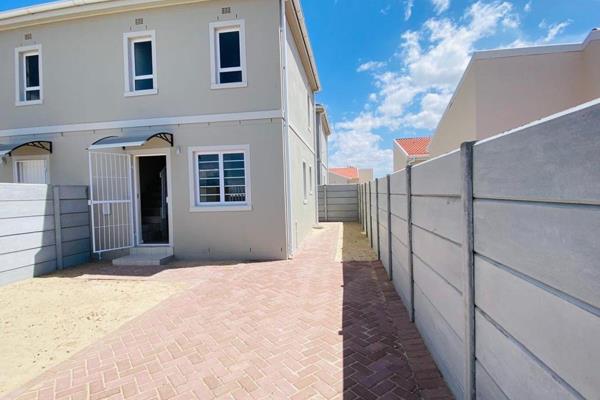 Unfurnished Townhouse in Rivergate Village

The property offers:
- 2 x bedrooms with built-in cupboards;
- 1 x bathroom with shower ...