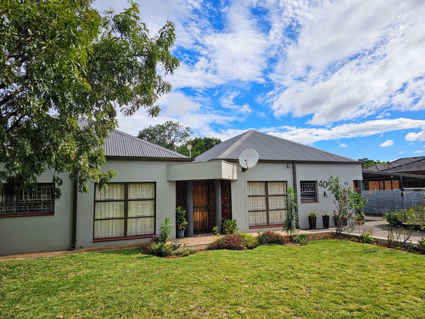 3 Bedroom House for sale in Louis Trichardt - 40 Waterbesie Street ...