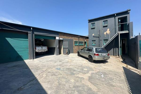 Large workshop with good yard space available with good exposure on the corner of Mare ...