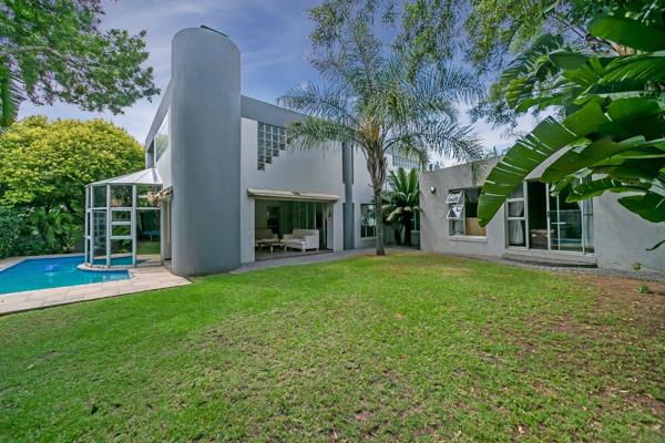 5 Bedroom Large Family Double Volume Home in Fourways Gardens.

Walk into a grand double volume entrance hall that leads onto a large ...