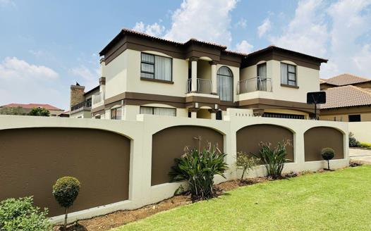 3 Bedroom House for sale in Glen Eagle Estate