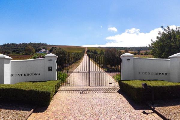 Exclusive Sole Mandate
Perfectly positioned in this boutique wine estate of 12. 

The Mount Rhodes estate is surrounded by the ...